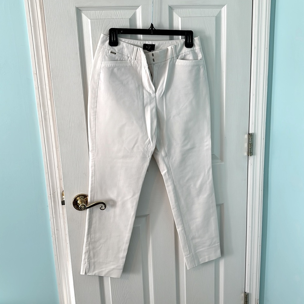 WHBM size 4 white slim ankle pants